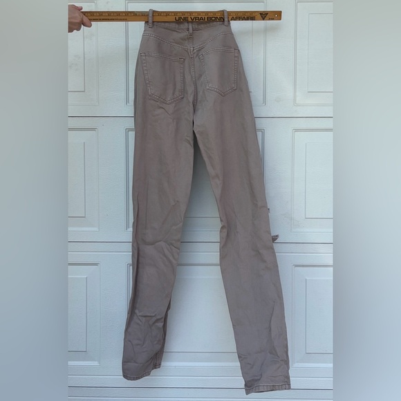 ASOS High Waisted Mom Jeans 
Size W24/L36 - Picture 2 of 2